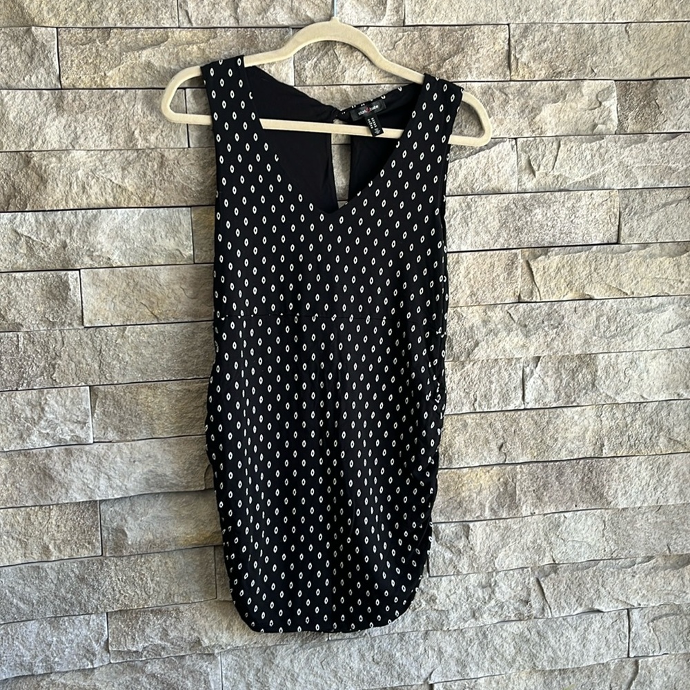 *MATERNITY* stretchy v-neck tank top